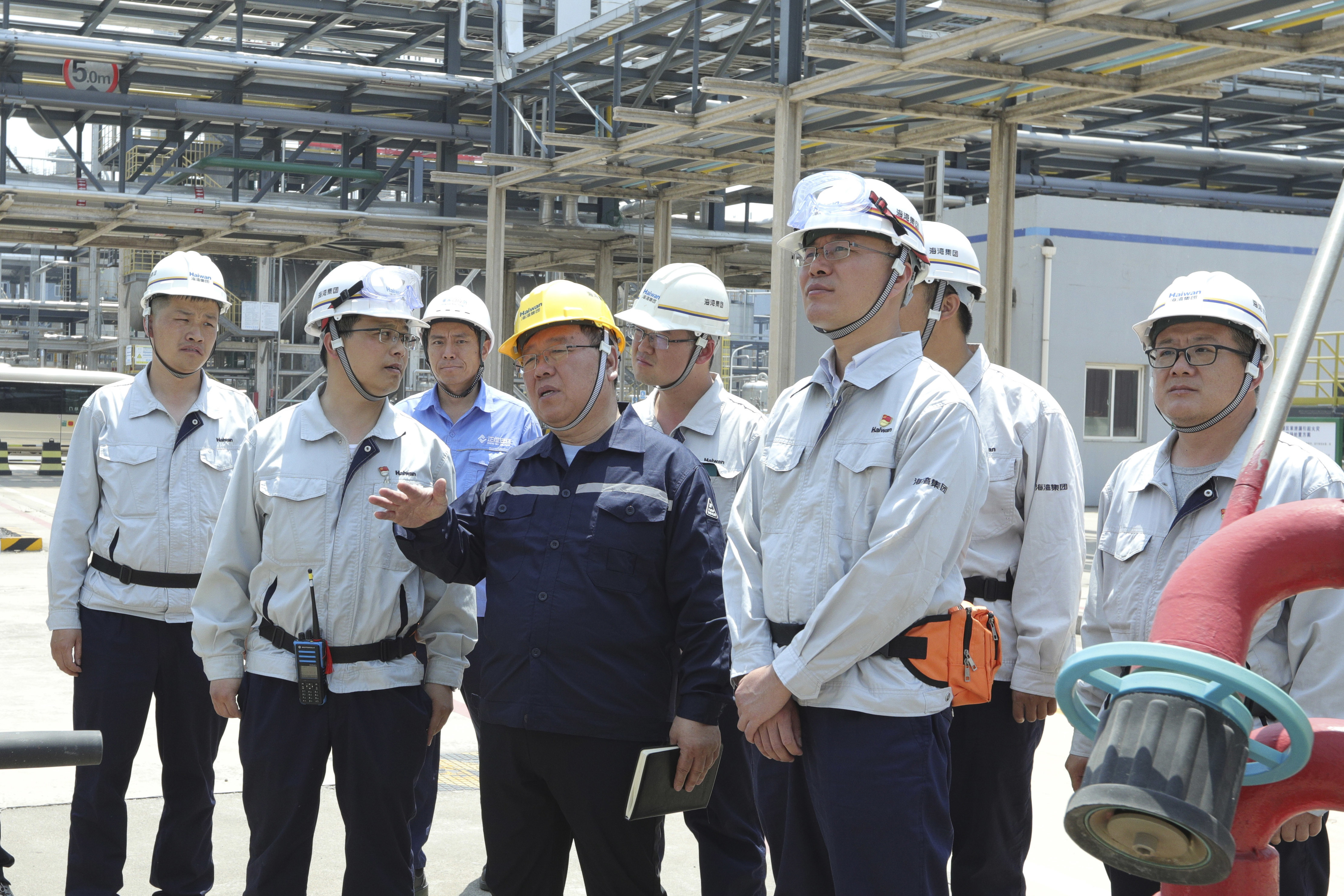 海灣化(hua)學開展(zhan)危化品(pǐn)企業雙(shuang)體系評(píng)估